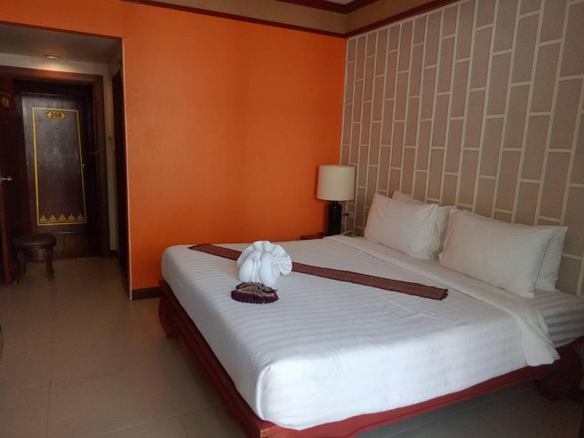 The Top Patong Resort Exterior photo