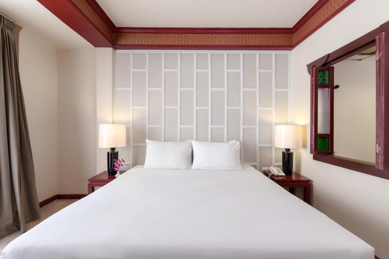 The Top Patong Resort Exterior photo