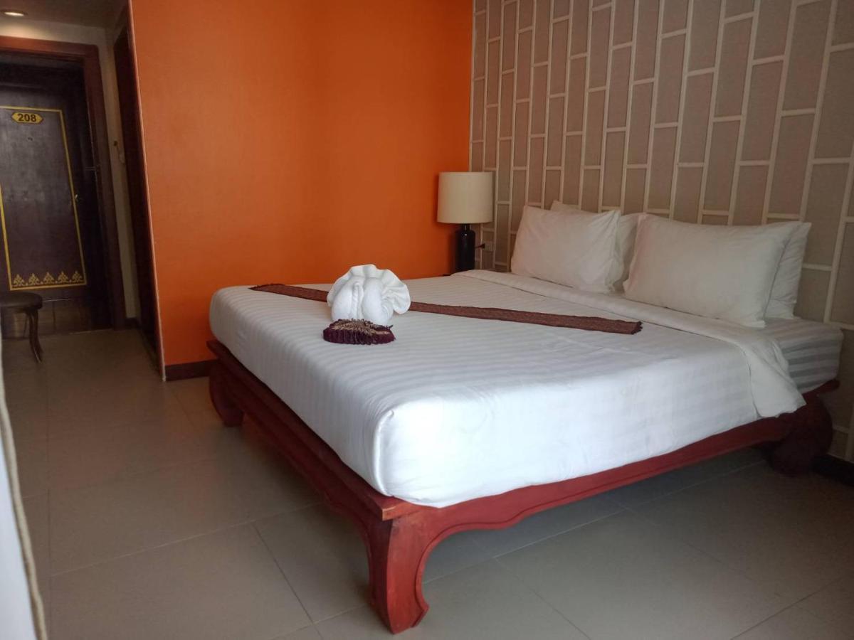 The Top Patong Resort Exterior photo